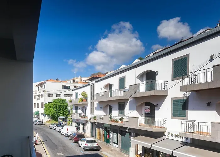 Village Lobos Flat