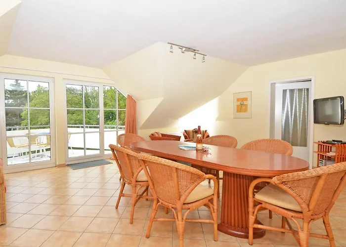 Villa Vilmblick - Wohnung 23 mit Meerblick-Balkon