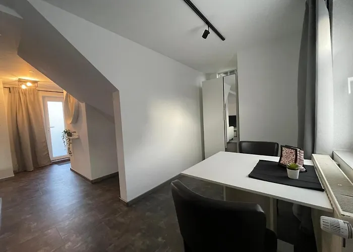 Gleis 12 , kontaktloser 24-7-Check In, barrierefrei ,Smart TV, W-LAN, Parkplatz kostenlos
