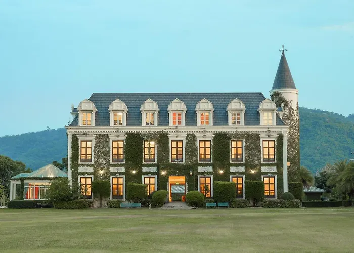 Chateau De Khaoyai Hotel & Resort