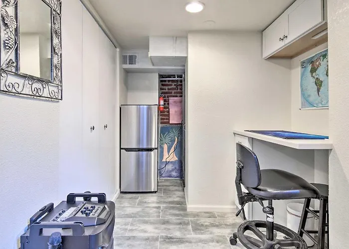 Steps To City Park + Restaurants: Denver Studio