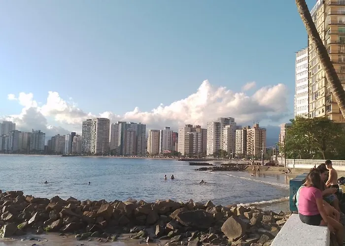 Apto acochegante com Praia e lazer