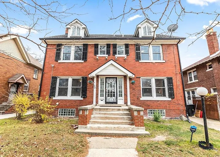 North End Treasure, Beautiful 2 Bedroom Apartment