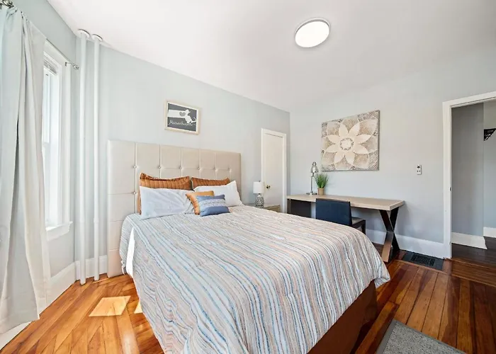 Cozy Rooms In 5Br Apt Near Charming Oak Square