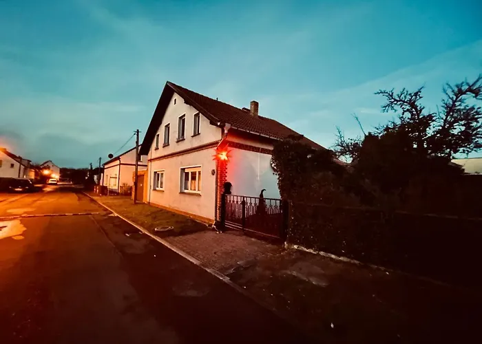 Bei der Kahnfährfrau Mit NEUEM Innenhof Garten