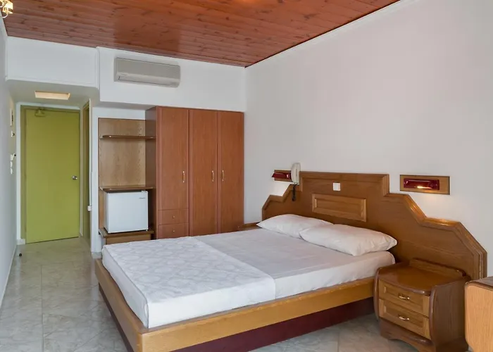 Binji Hotel