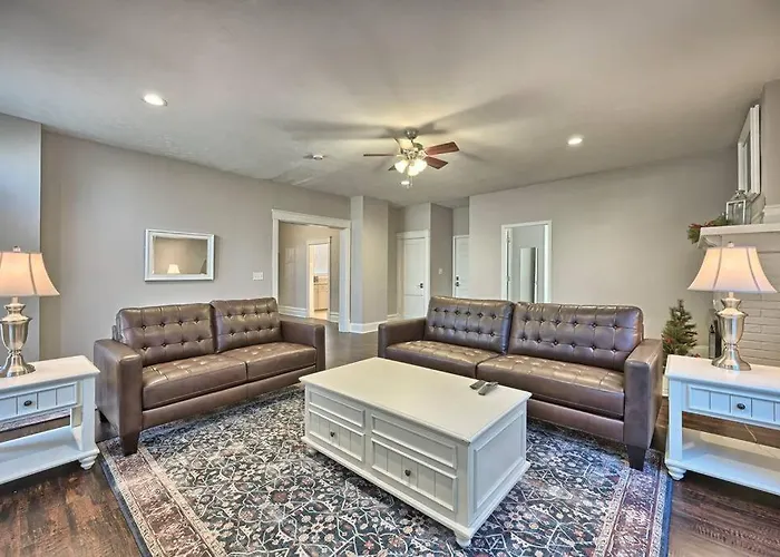 Suites On Seneca - Lovely 2 Bed 1 Bath Apartment