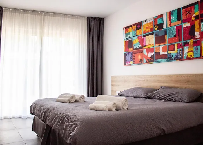 Residence Zangirolami - Luxury Garden And Balcony Apartments