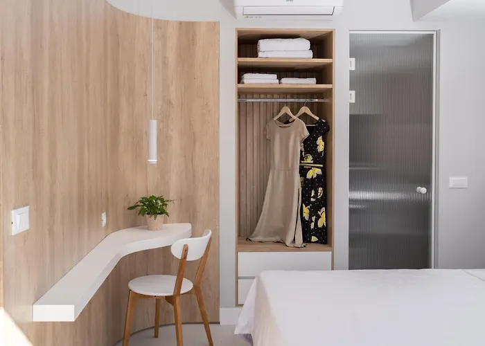Evans Luxurious Apartment 2