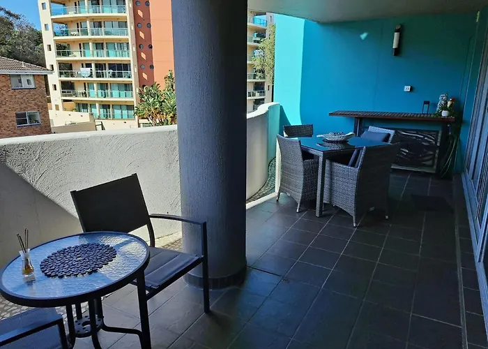 Shores 302