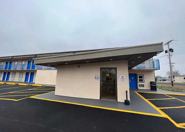 Super 8 By Wyndham Paducah I-24 Exit 4