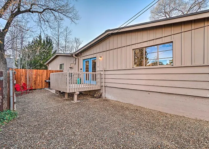 Cozy Flagstaff Studio W/ Patio - Near Dtwn!