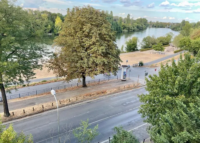 River Main I Taunus View I Workplace I Kitchen