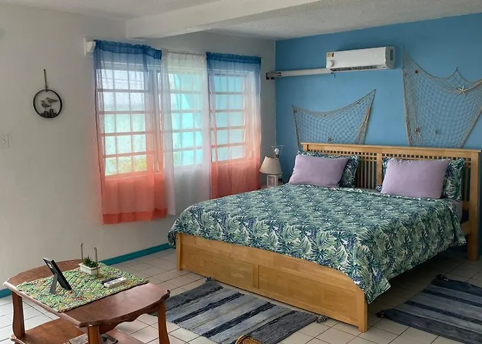 Orrie's Beach Bar&Hotel