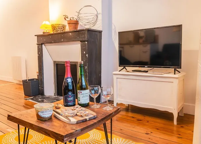 L'Etablissement Toimoinou, Hyper-Centre, Vue Marche, Proche Mer 150M, Lits Faits A Votre Arrivee, Serviettes De Toilette, Menage, Inclu, Netflix, Accueil En Personne