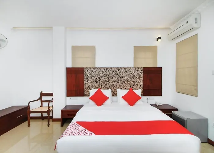 Hotel Queensbury Malabe