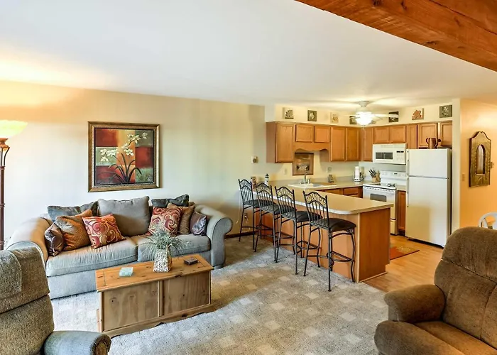 Waterfront Port Clinton Condo W/ Pool Access!