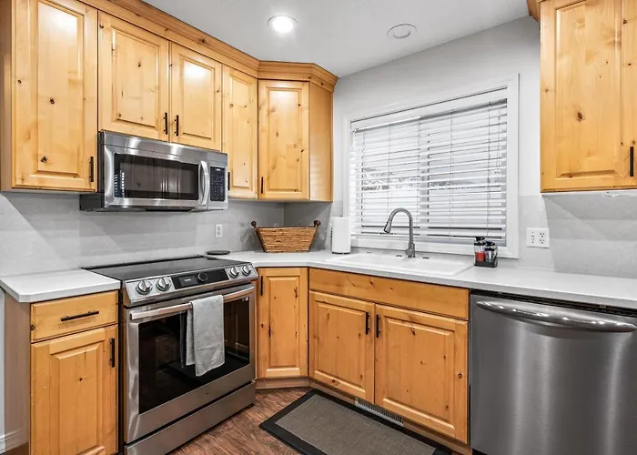 Quiet Comfortable Cliffside Estate Near Usu