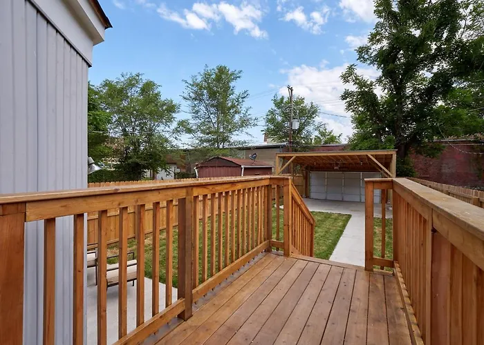 St Louis 2Bd 2Ba, Forest Park, Bj Hospital, Science Center, Eats
