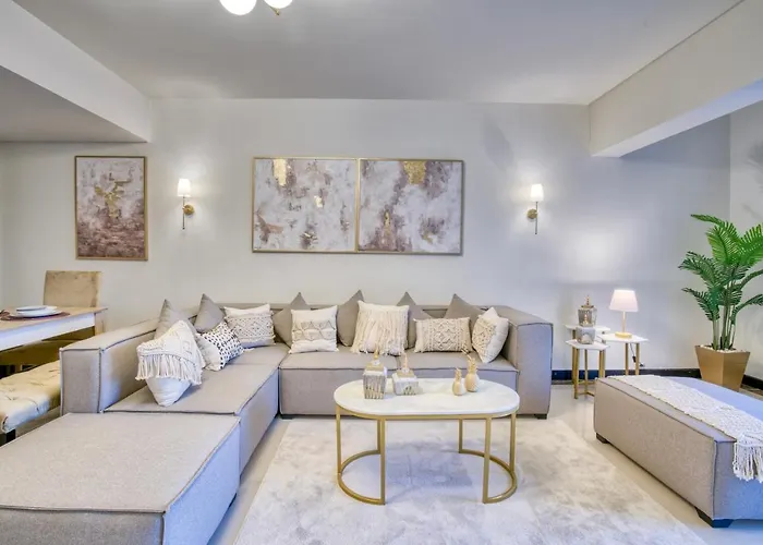 Lofts By Elegant Hospitality - Across Auc
