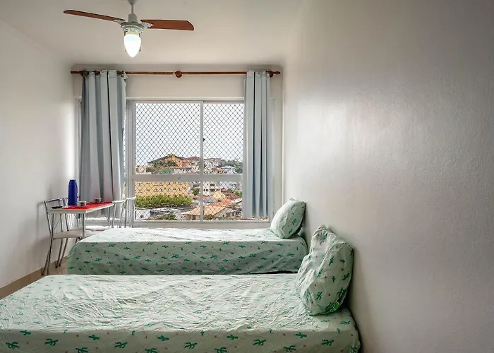 APARTAMENTO, ATÉ 4 PESSOAS,20 Metros da PRAIA do SONHO, PÉ NA AREIA,100 MB WI-FI