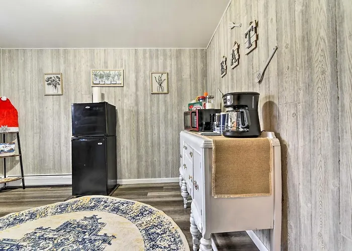 14 Mi To Frankenmuth: Apt On 3 Acres In Clio!