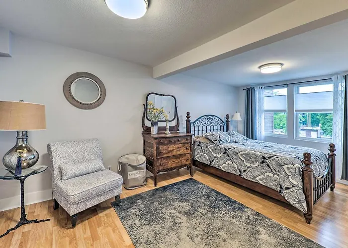 Downtown Grand Haven Apt < 1 Mi To Lake Michigan