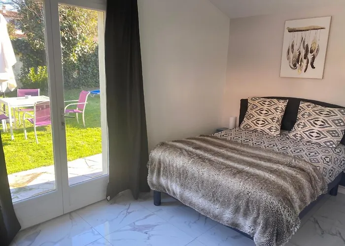 Studio Climatise Avec Piscine Et Jardin