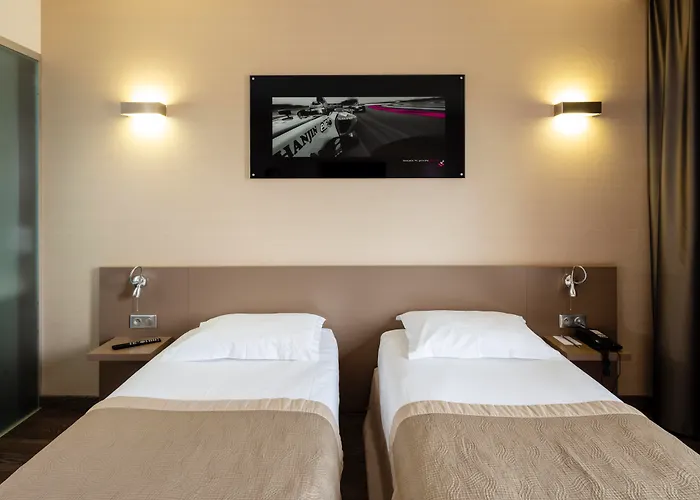 Grand Prix Hotel & Restaurant