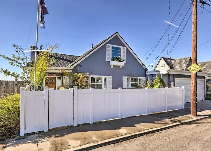 Walk To Ventura Beach: Comfy Home W/ Ocean Views