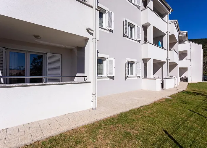 Apartments Crnekovic Tomislava 8
