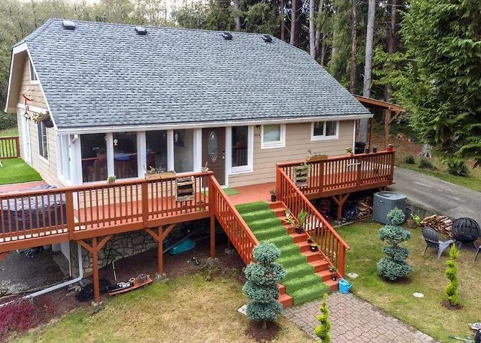 Serene Cottage In The Woods