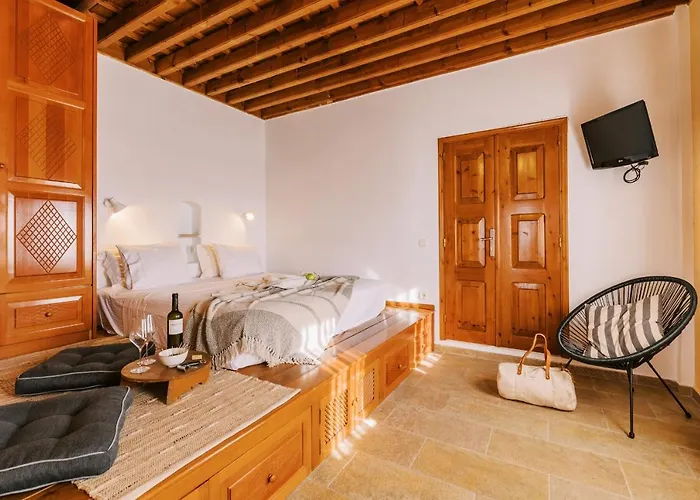Arte Lindos Suites