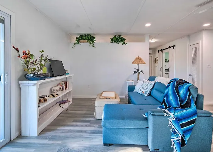 Waterfront Studio W/ Dock Access In Inglis!