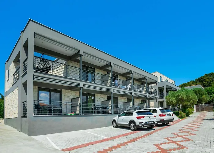 Newstory Suites Possidi