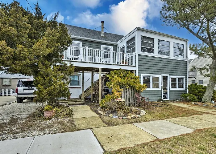 Seaside Park Apt: Outdoor Shower, Walk To Beach!