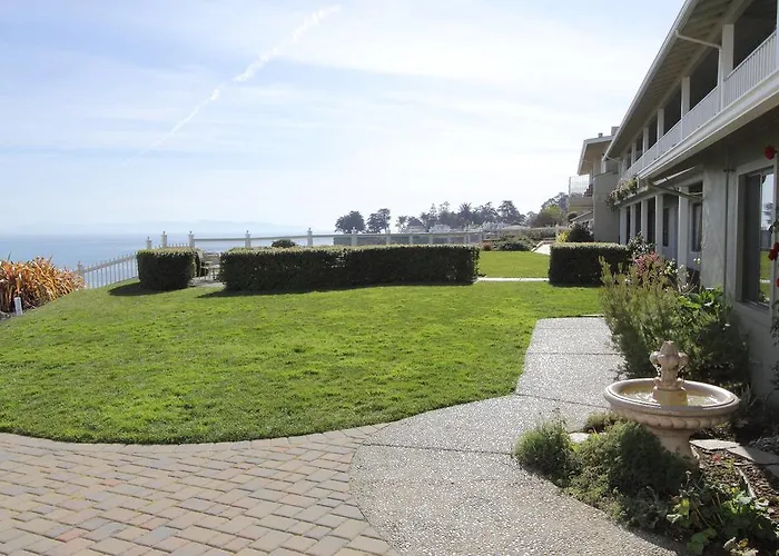 Sea & Sand Inn