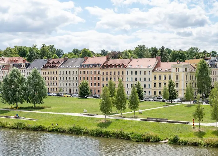 Blick Apartments - Riverview Studio Apartment
