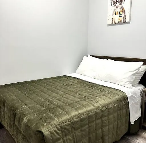 Newly 5 Star 3 Beds 1 Bath Ideal Short Term Rental