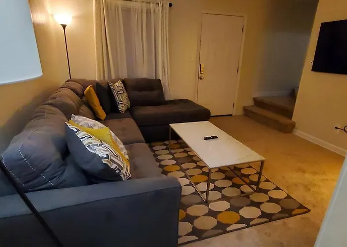 Suite 7, Sleep 6, Walk To Attractions In Uptown