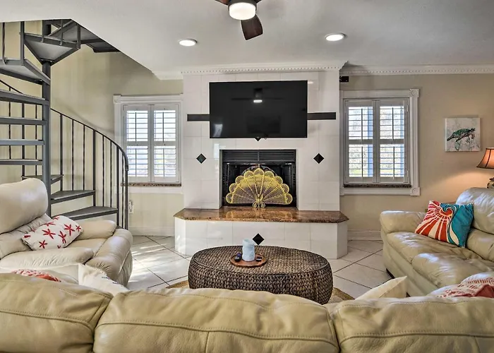 Flagler Beach Oceanfront Haven W/ Hot Tub!