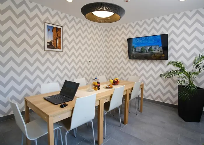 Hotel Adalbert Szent Tamás ház