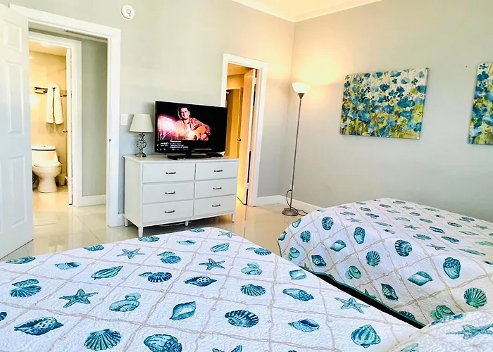 Hollywood On Beach Apartment