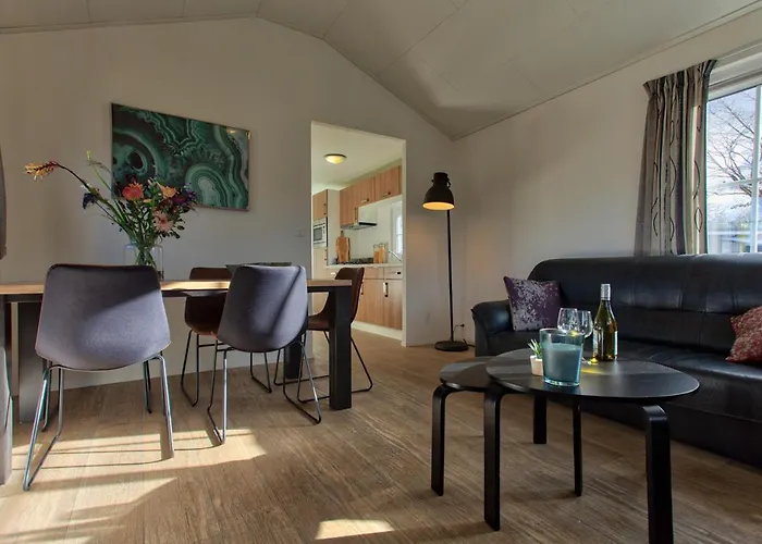 Recreatiepark Jachthaven De Veerstal Lathum - Luxe Chalet