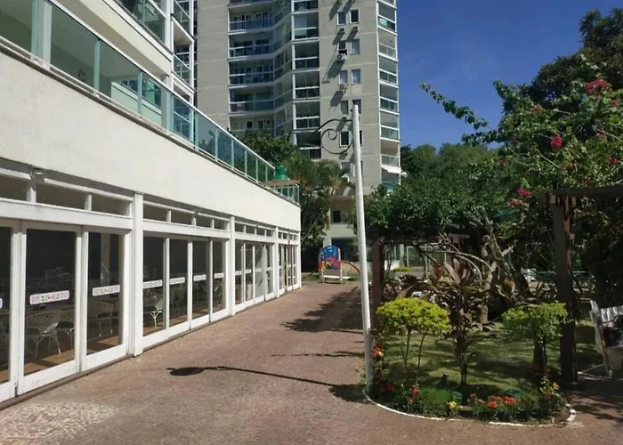 Apart Hotel Alecrim Praia de Camboinhas com Marina pe na areia