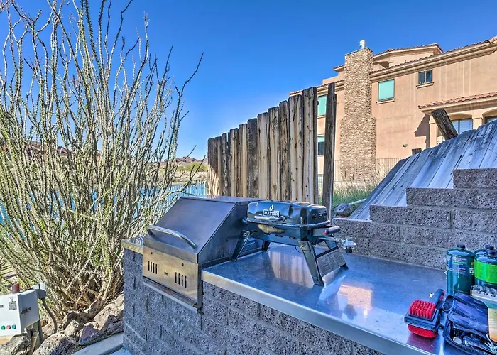 Parker Studio Nestled On The Colorado River!