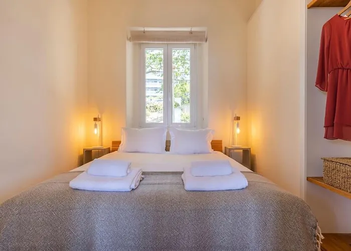 Monte Estoril Train Station - Seaside Apartment