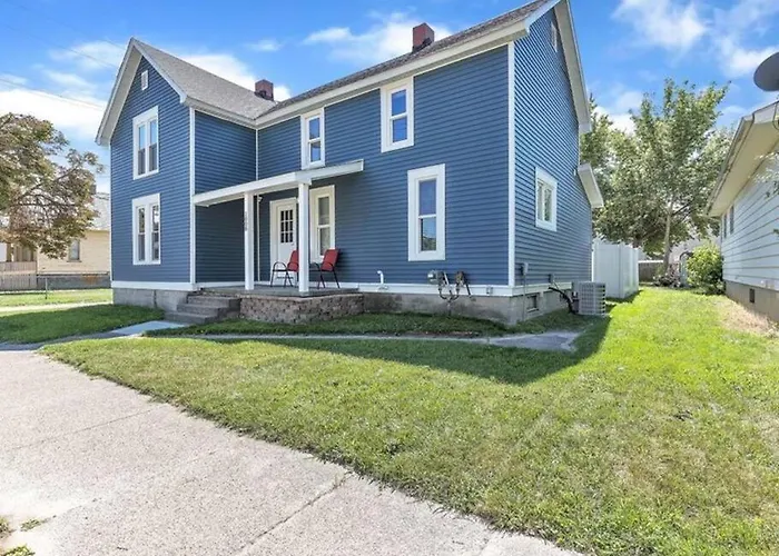 Pets, Big Groups Welcome: Hottub, Firepit, Grill