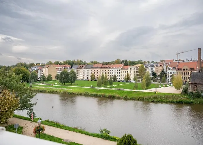 Blick Apartments - Waterfront Green Apartment