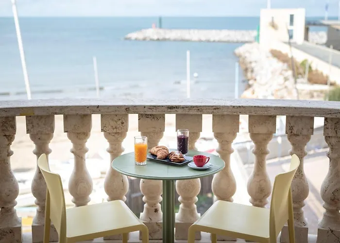 Sea View Apartment - 2 Bedrooms